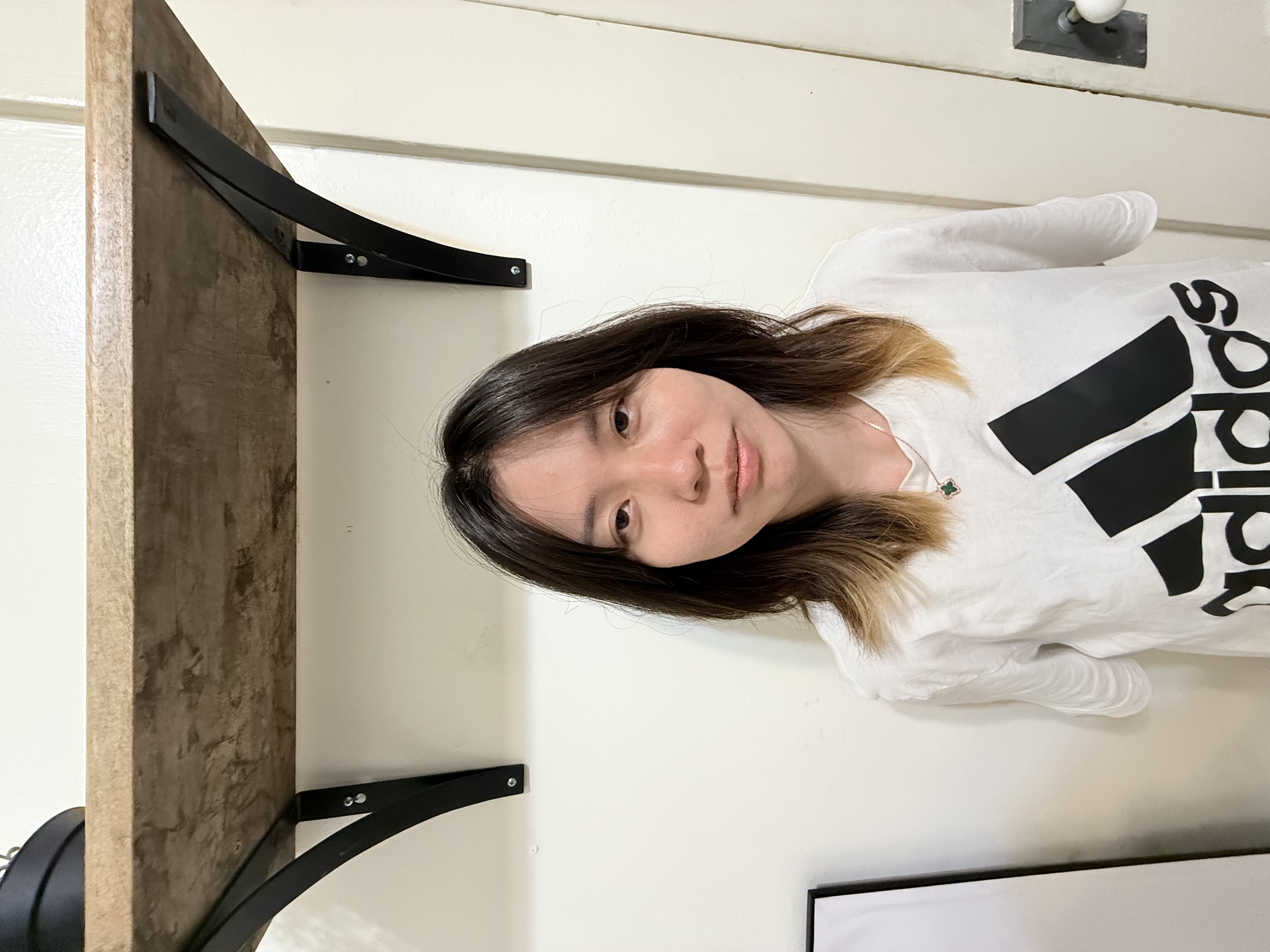 Close-up selfie (wide, distorted)